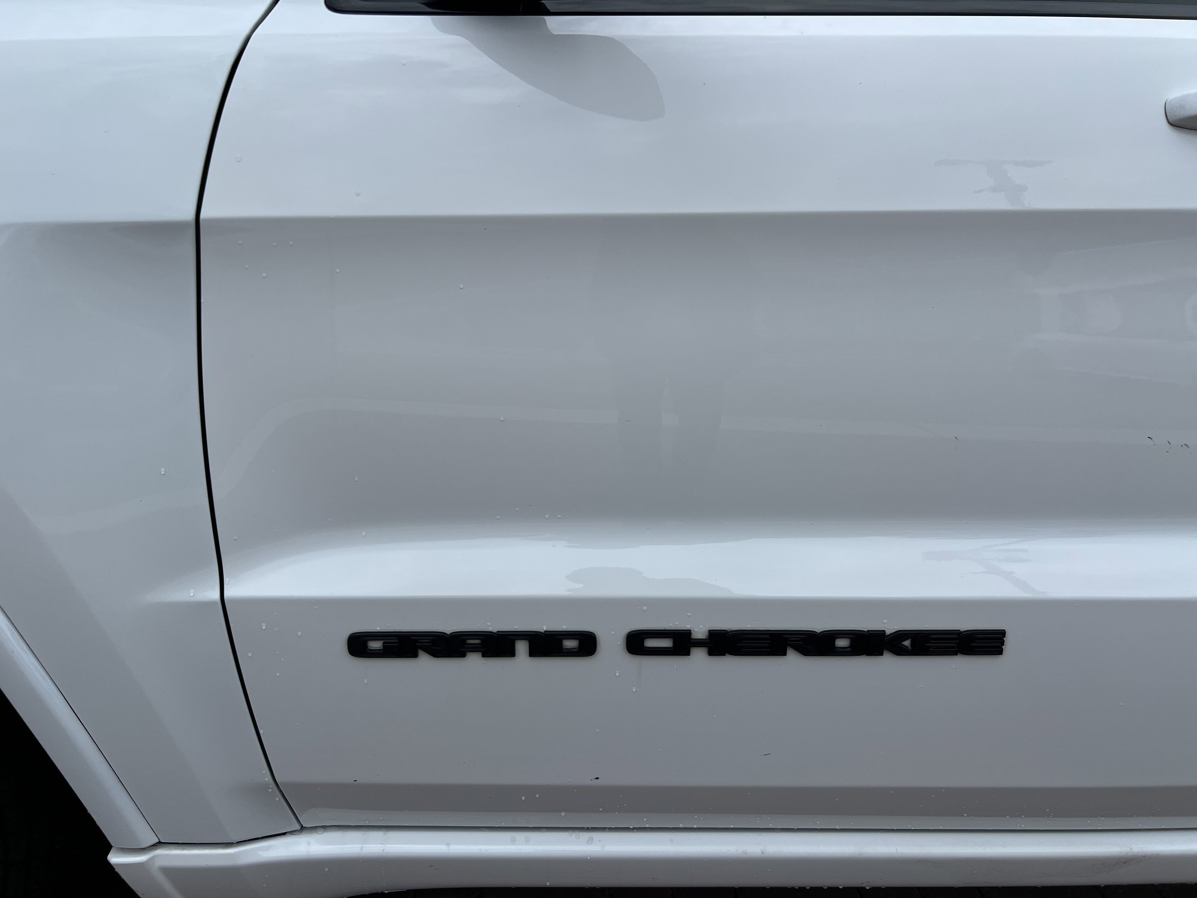 Used 2018 Jeep Grand Cherokee Altitude RWD image 41