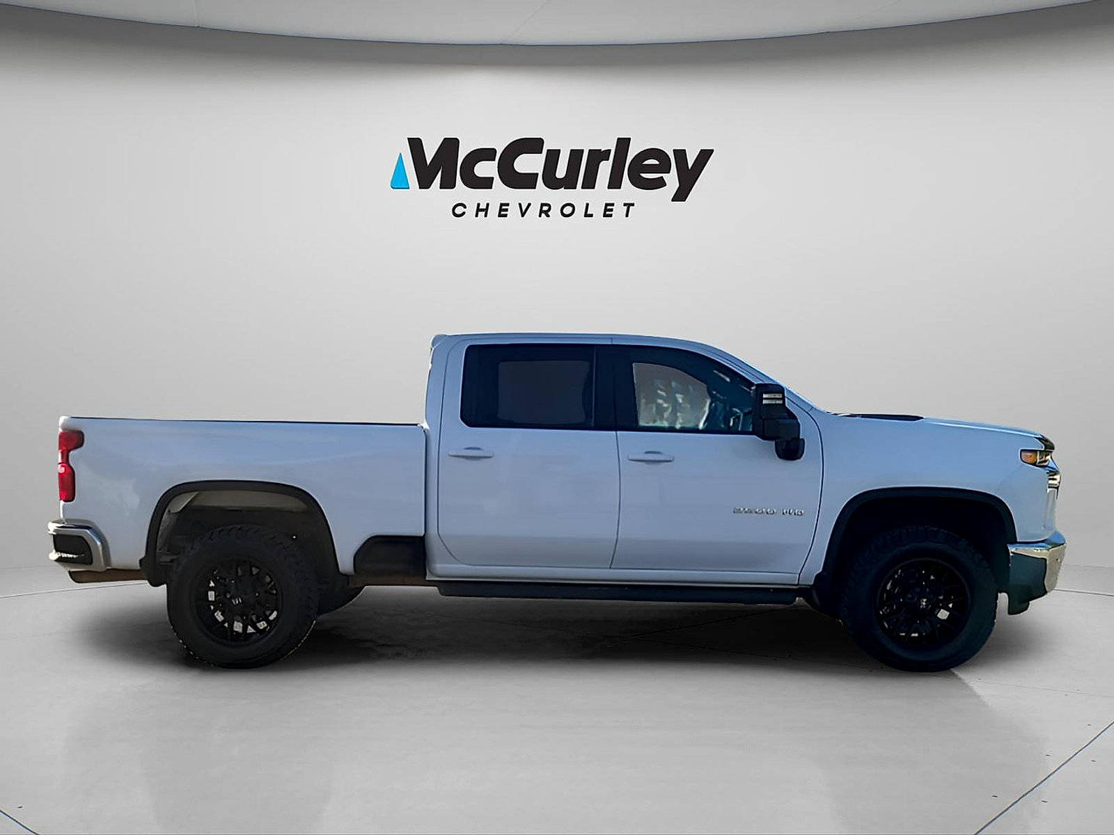 Used 2023 Chevrolet Silverado 2500 LT AWD/4WD image 8