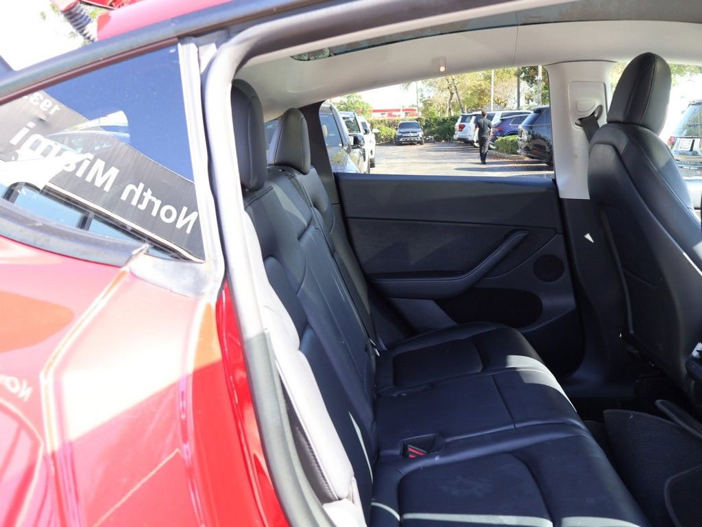 Used 2022 Tesla Model Y Long Range AWD/4WD image 38