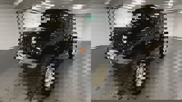 Used 2014 Jeep Wrangler Unlimited Sahara w/ Dual Top Group image 4