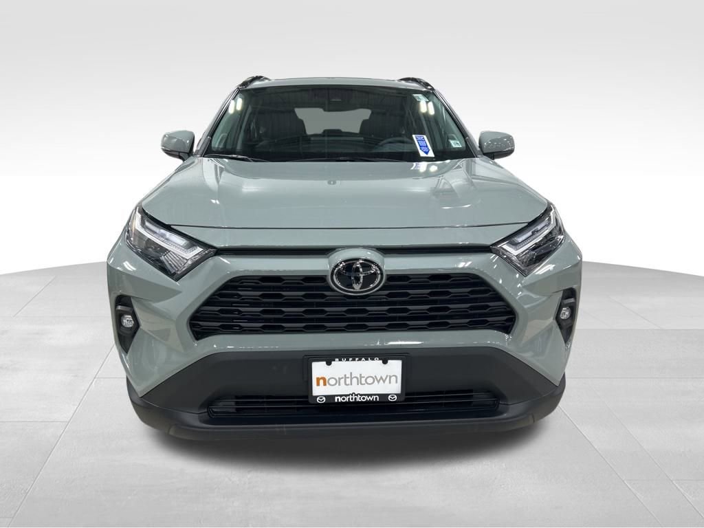 Used 2023 Toyota RAV4 XLE Premium image 3