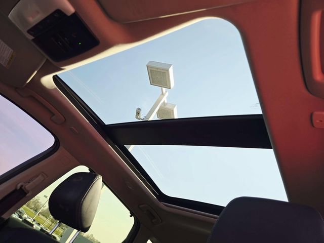 Used 2023 Nissan Rogue SL w/ SL Premium Package image 6