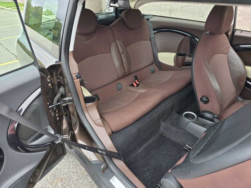 Used 2009 MINI Cooper Clubman Hardtop image 8