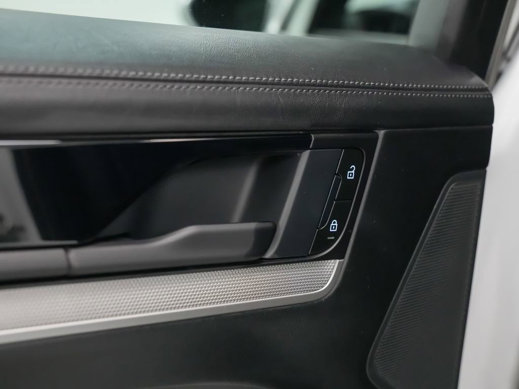 Certified 2025 Porsche Cayenne S image 15