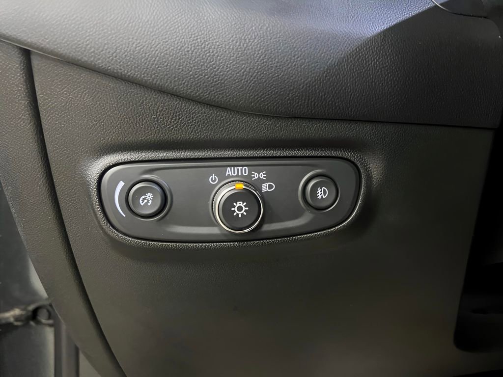 Used 2021 Chevrolet Equinox LT image 21