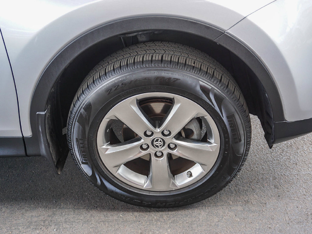 Used 2015 Toyota RAV4 XLE w/ Outdoor Package FWD image 10