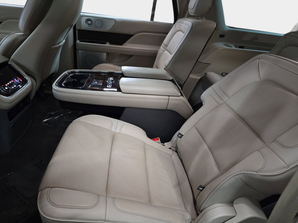 Used 2018 Lincoln Navigator L Reserve w/ Technology Package AWD/4WD image 34