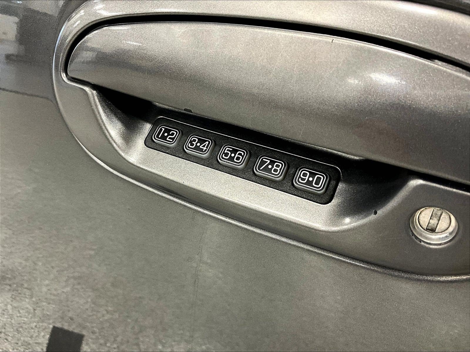 Used 2004 Ford F150 Lightning RWD image 30
