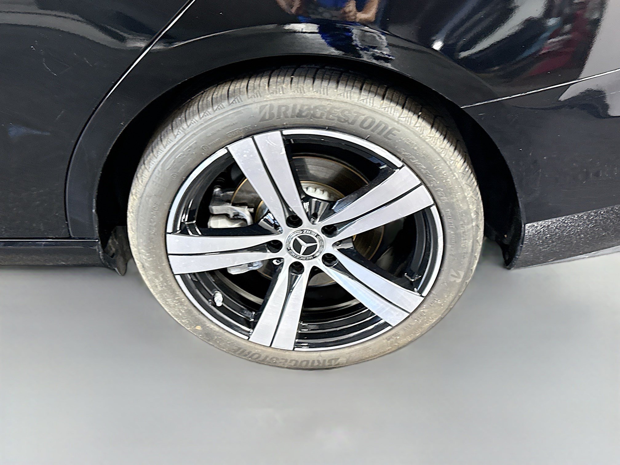 Used 2025 Mercedes-Benz C 300 Sedan image 37