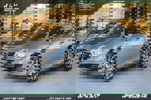 Used 2013 Mercedes-Benz SLK 250 image 1