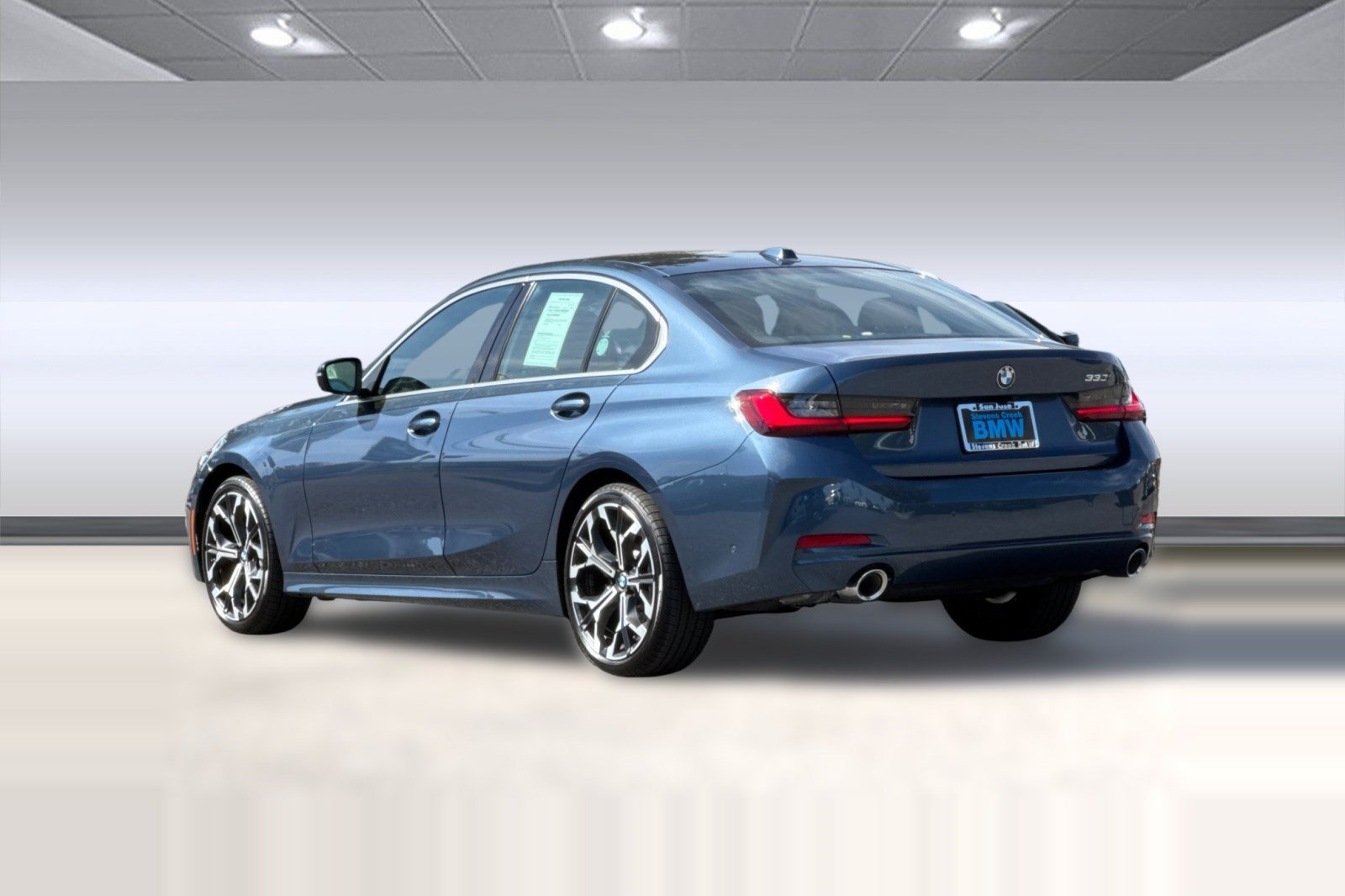 Used 2026 BMW 330i Sedan w/ Premium Package RWD image 3