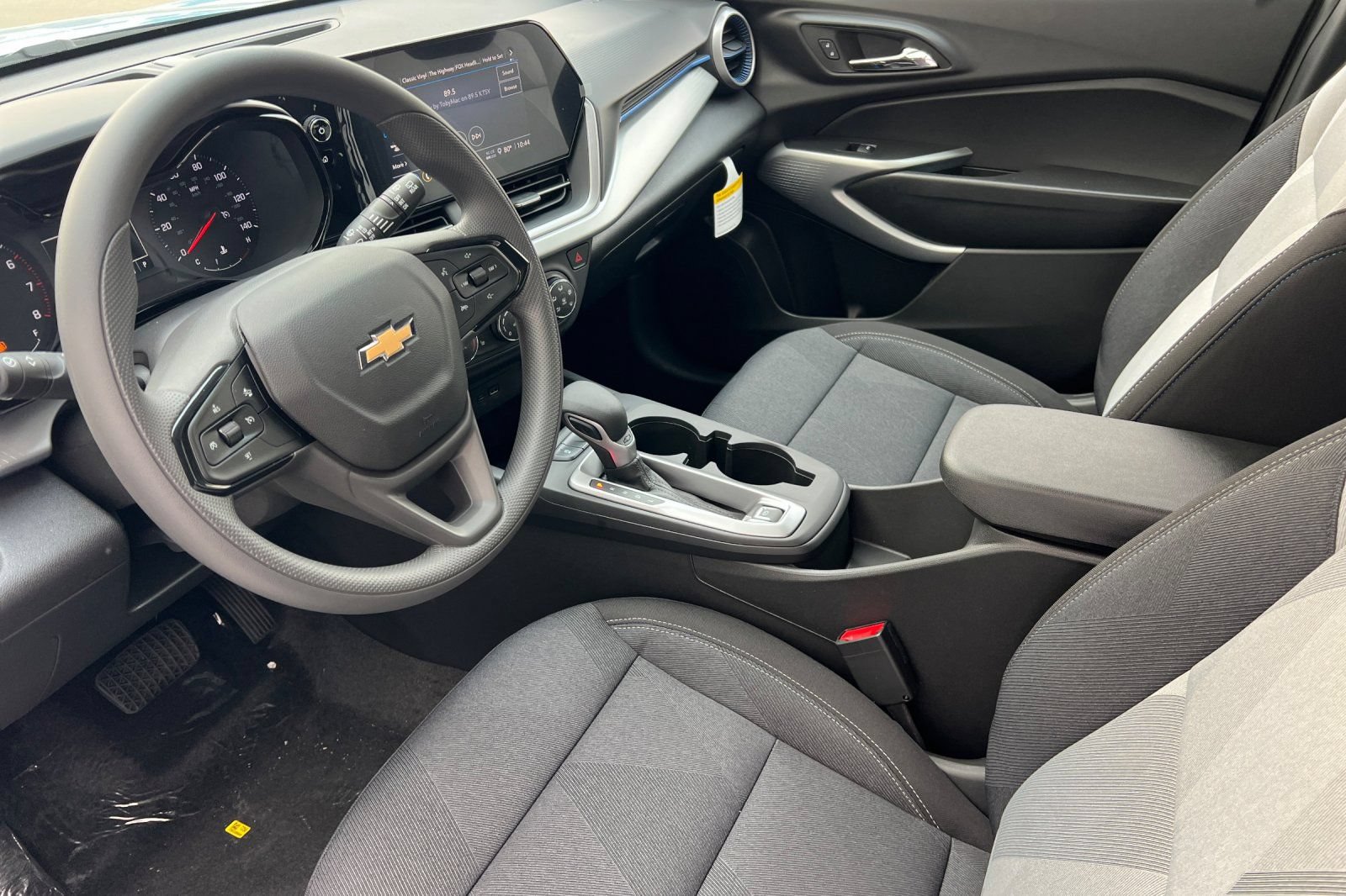 New 2026 Chevrolet Trax LS w/ LS Convenience Package FWD image 6