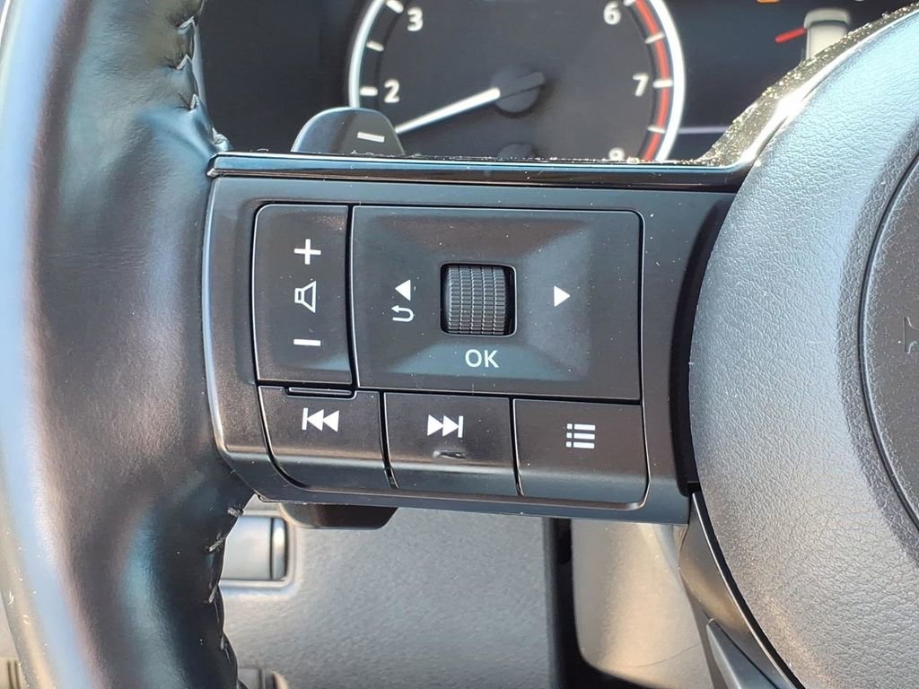 Used 2021 Nissan Rogue SV w/ Premium Package image 18