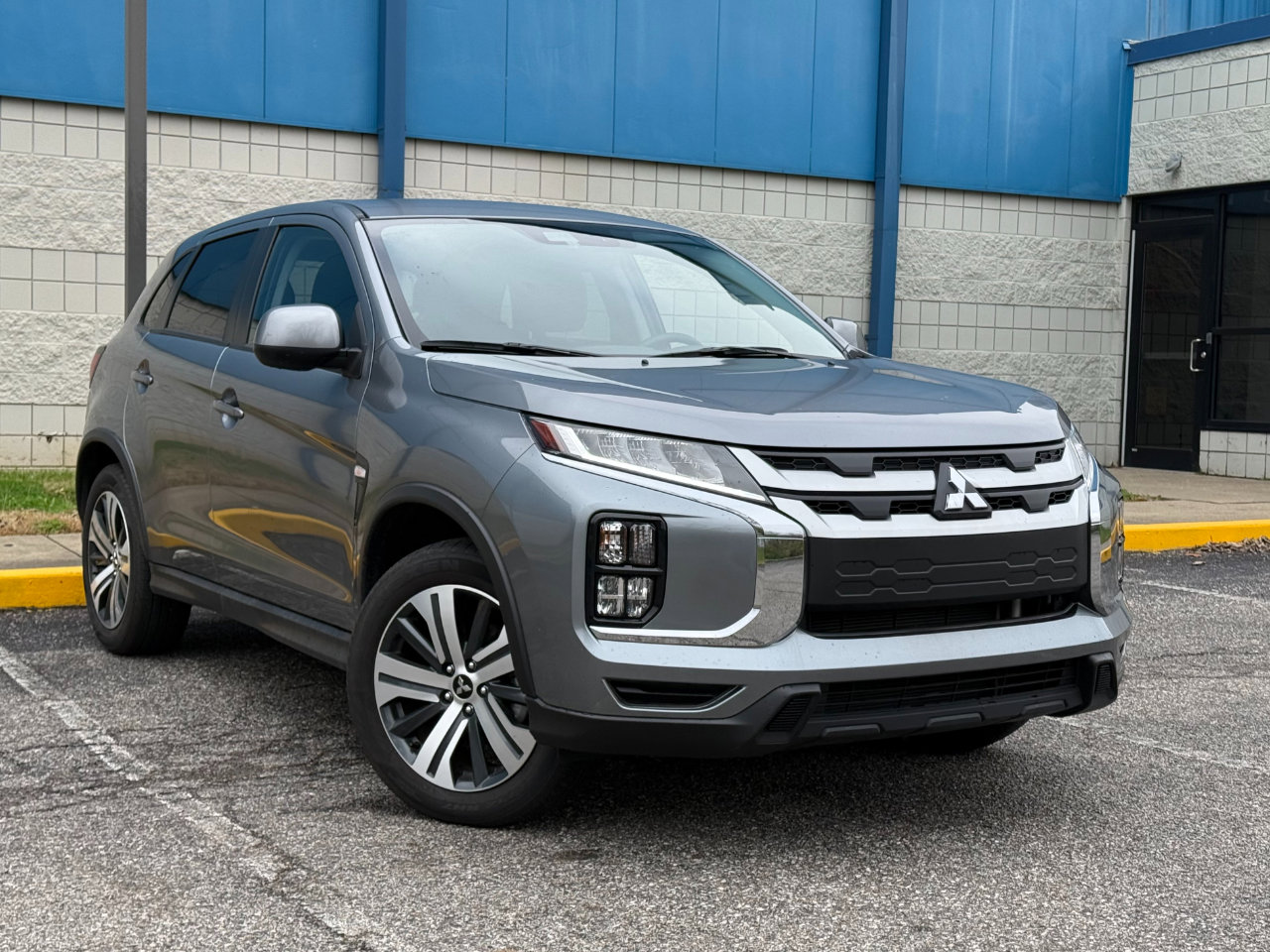 Used 2025 Mitsubishi Outlander Sport AWD image 3