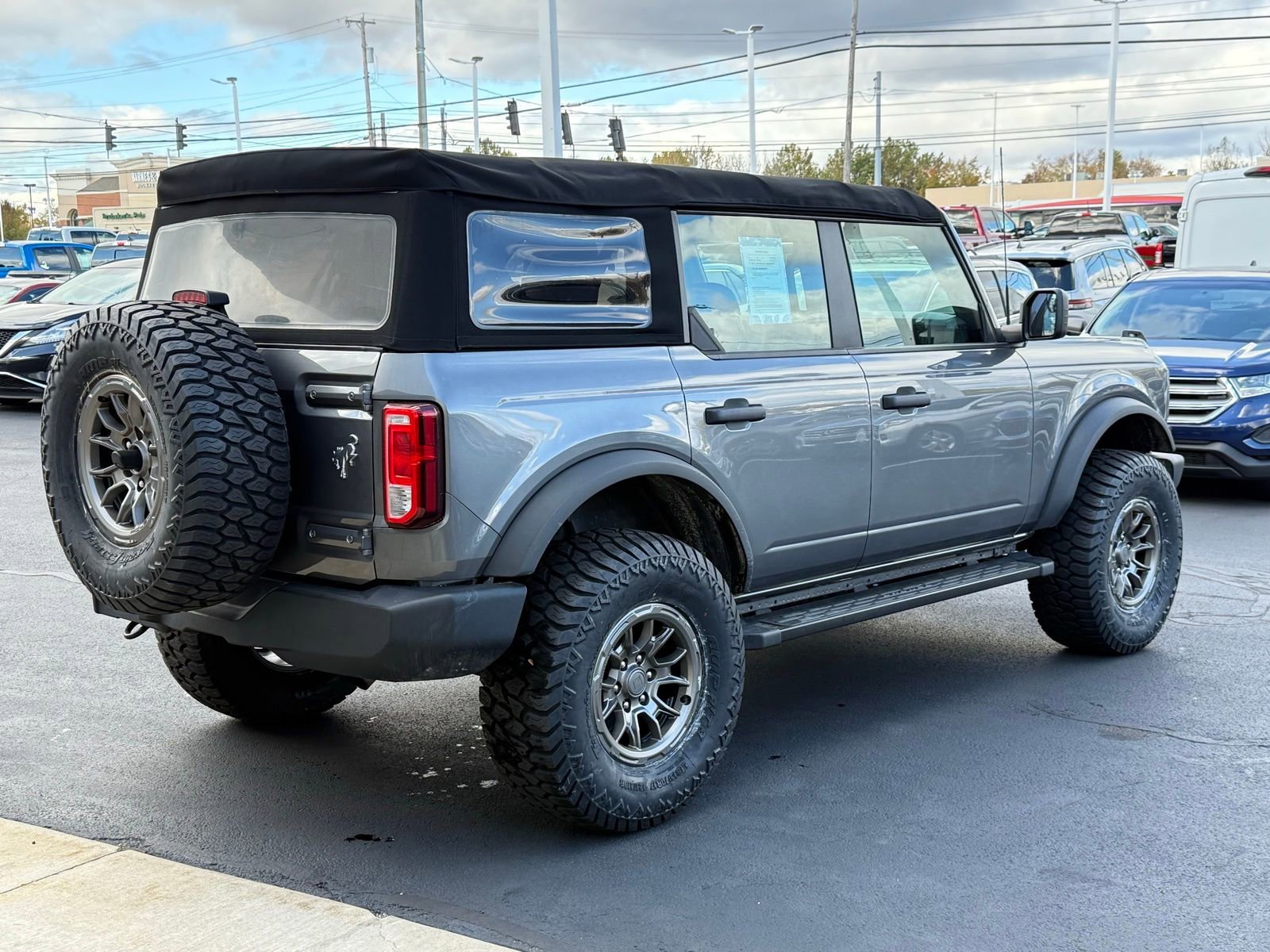 Used 2022 Ford Bronco 4-Door image 3