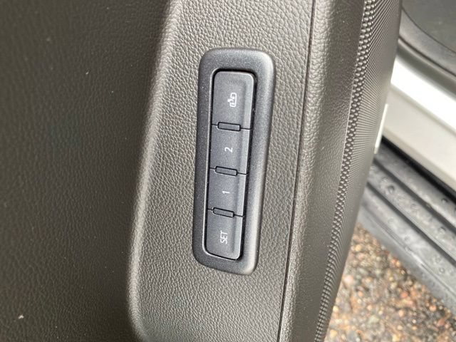 Used 2020 Chevrolet Suburban LT AWD/4WD image 19