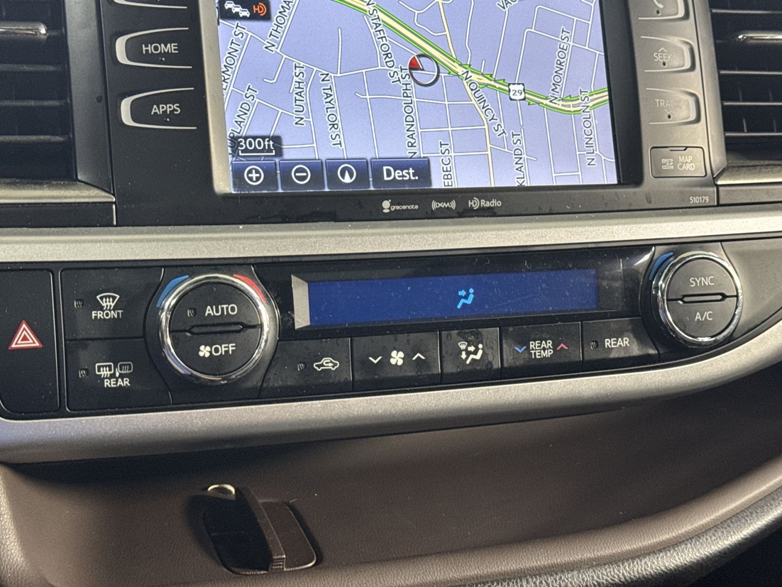 Used 2018 Toyota Highlander XLE AWD/4WD image 33