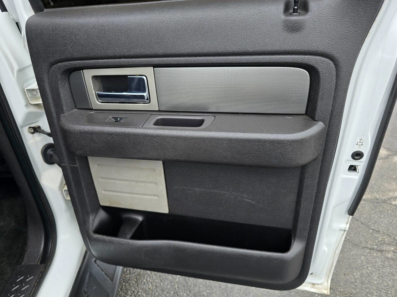 Used 2011 Ford F150 Raptor image 39