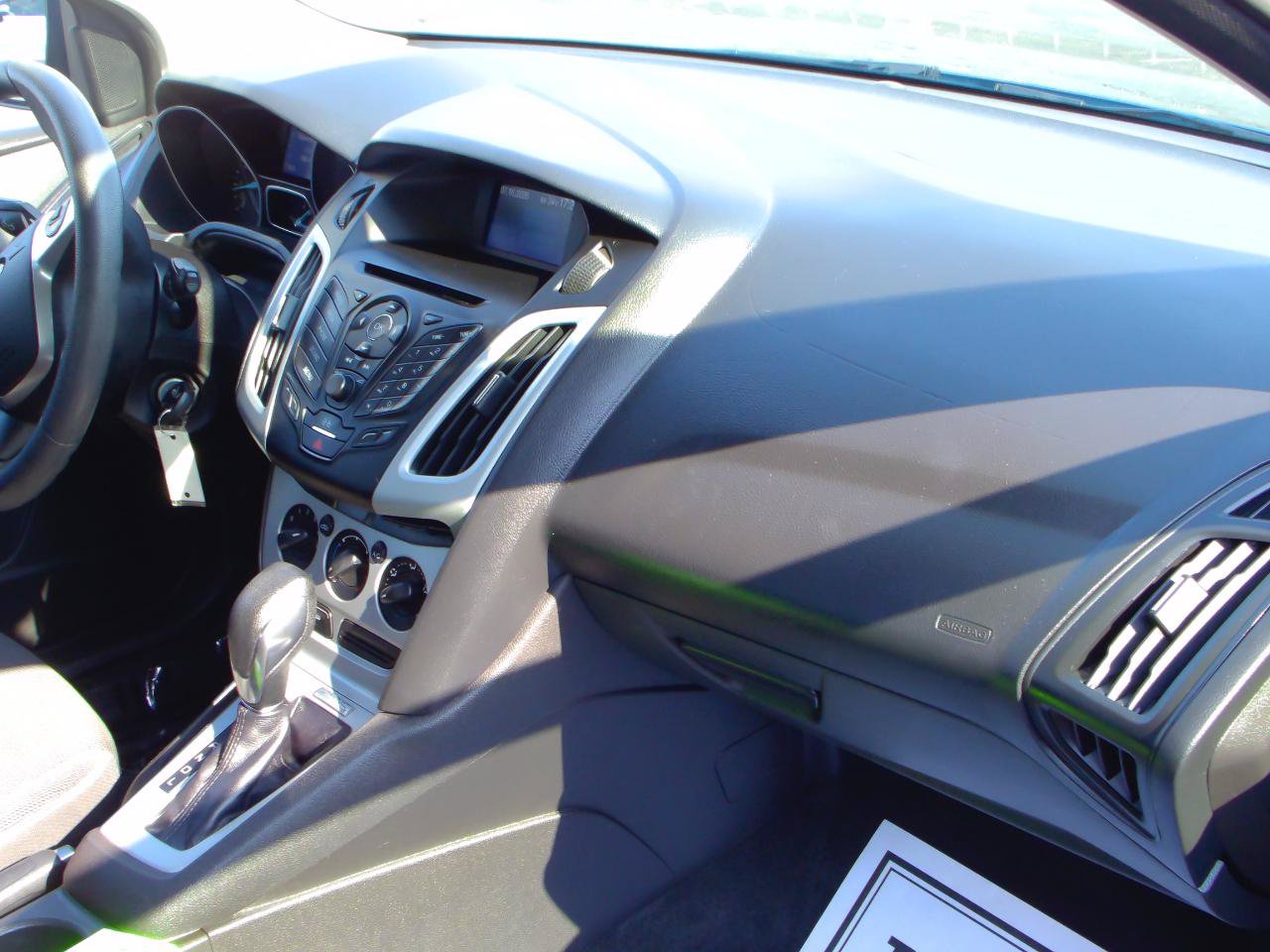 Used 2014 Ford Focus SE FWD image 22