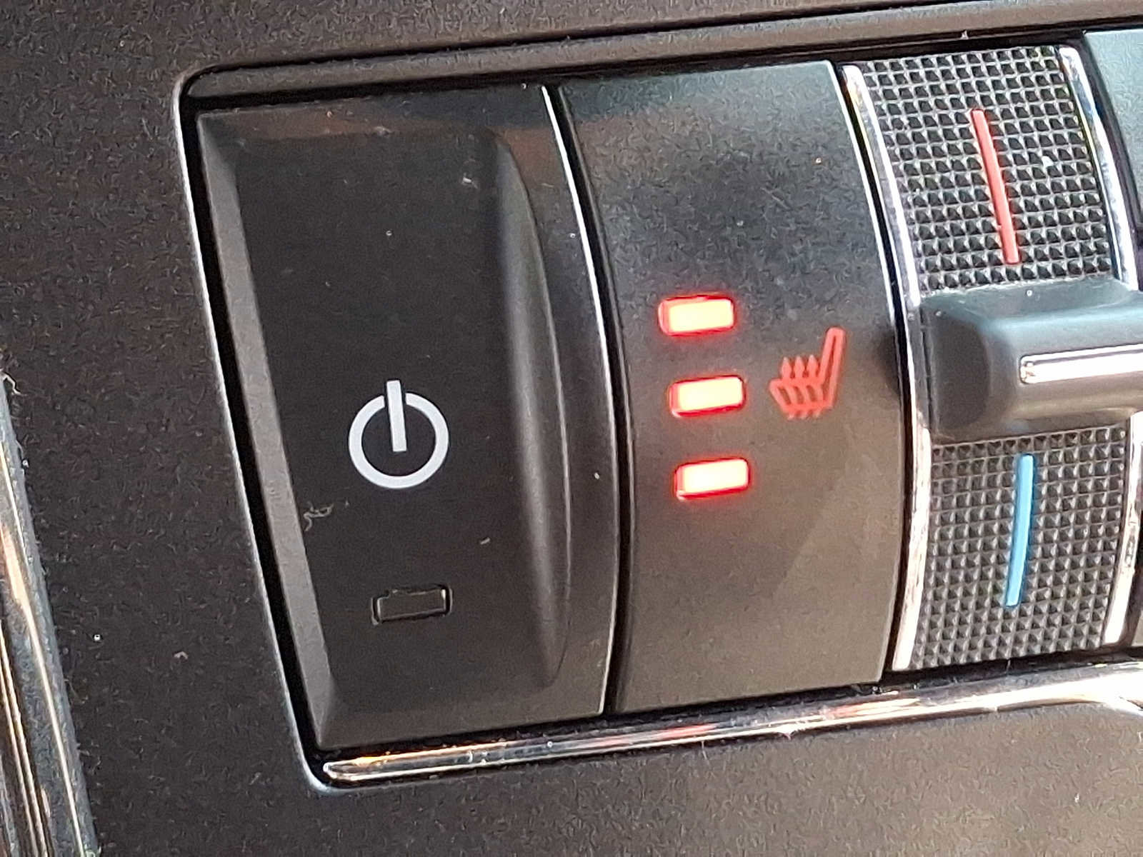 Used 2018 Ford Explorer XLT w/ Equipment Group 202A image 31