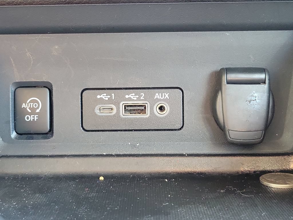 Used 2024 Nissan Sentra SR w/ SR Premium Package FWD image 32