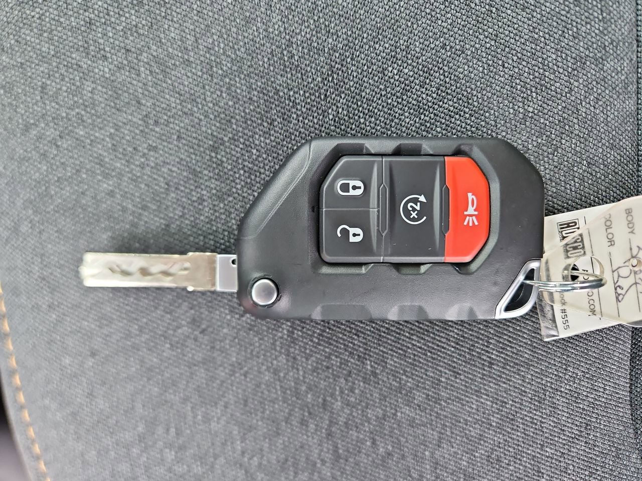 New 2025 Jeep Gladiator Sport image 30