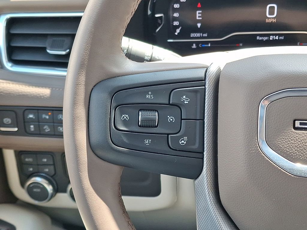 Used 2023 GMC Yukon XL Denali AWD/4WD image 21