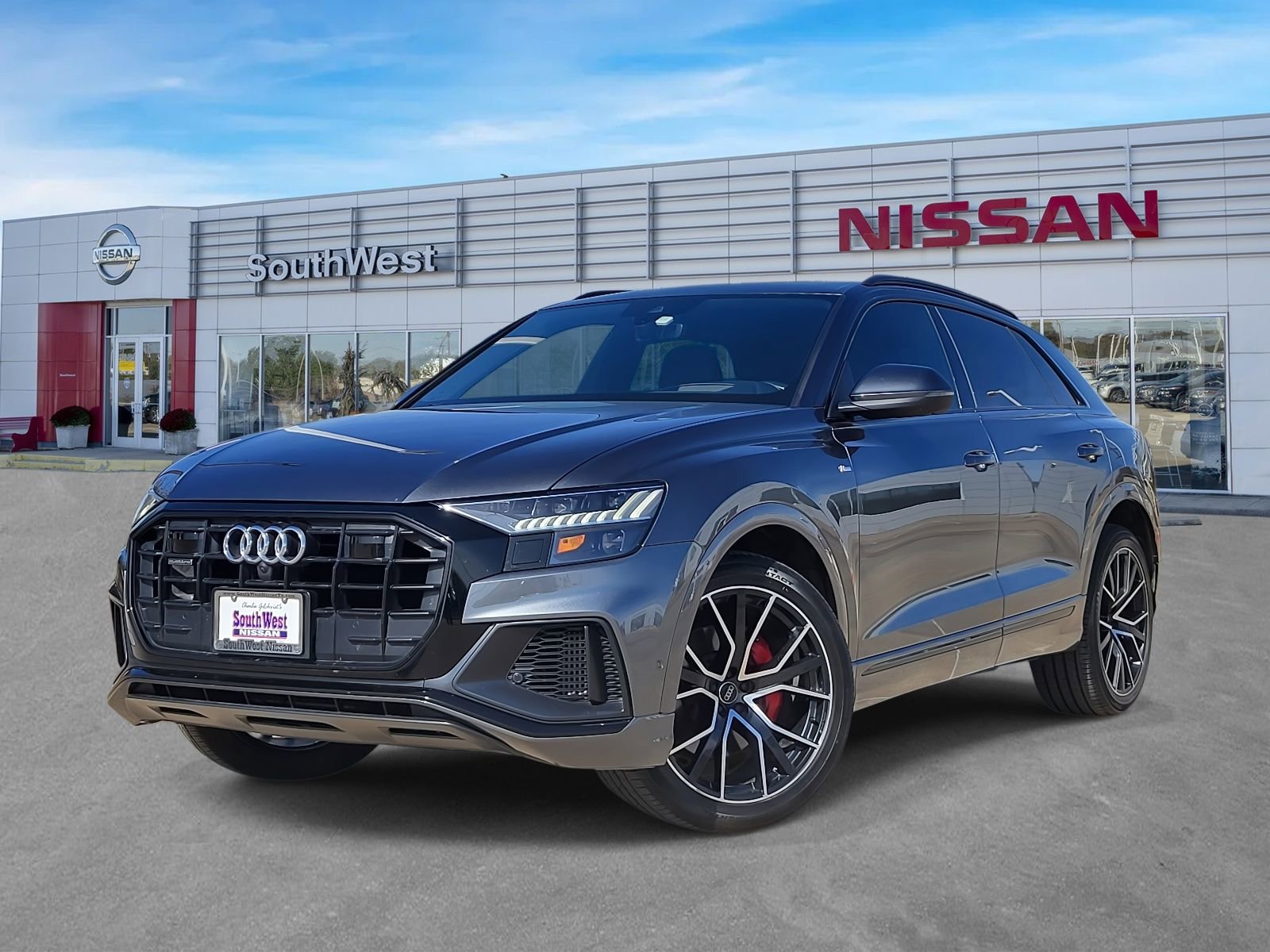 Used 2019 Audi Q8 Prestige w/ Year 1 Package image 1