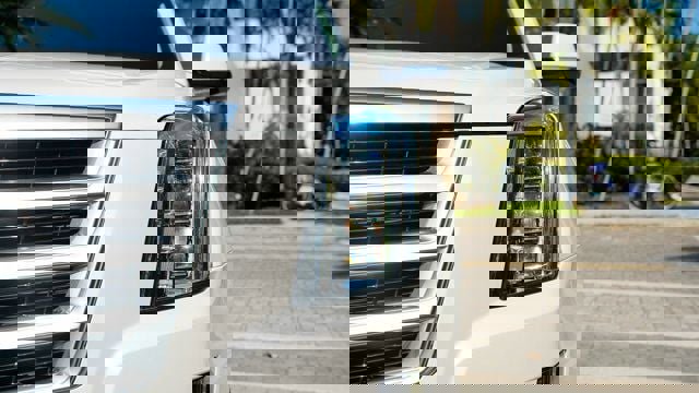 Used 2019 Cadillac Escalade ESV Premium Luxury image 40