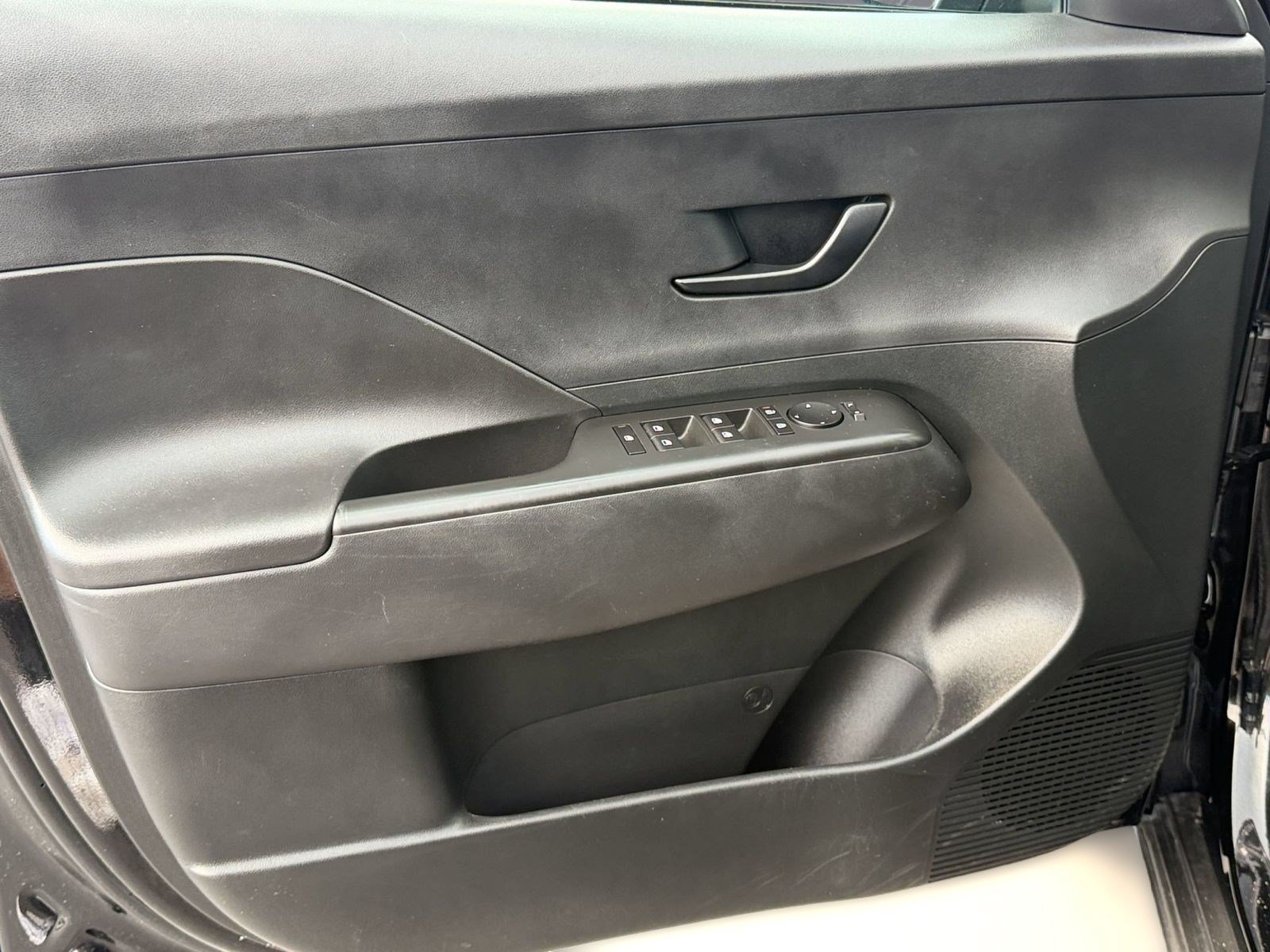 Used 2026 Hyundai Kona SEL Sport FWD image 14