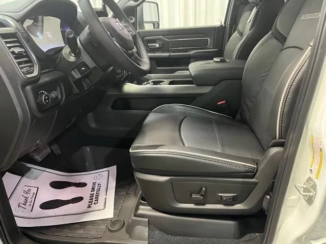 New 2026 RAM 2500 Laramie AWD/4WD image 4