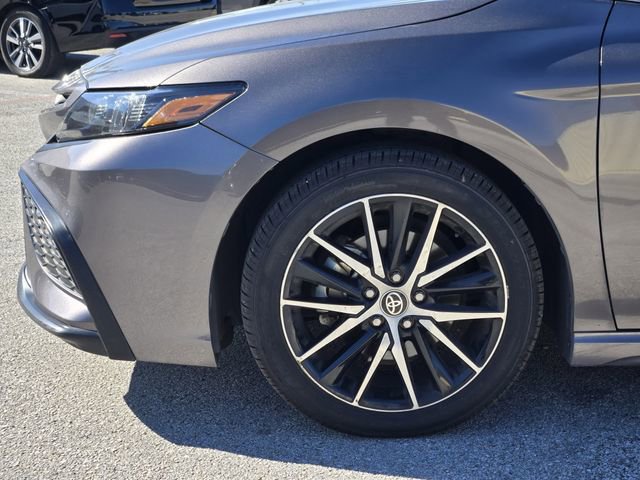 Used 2024 Toyota Camry SE w/ Cold Weather Package image 9