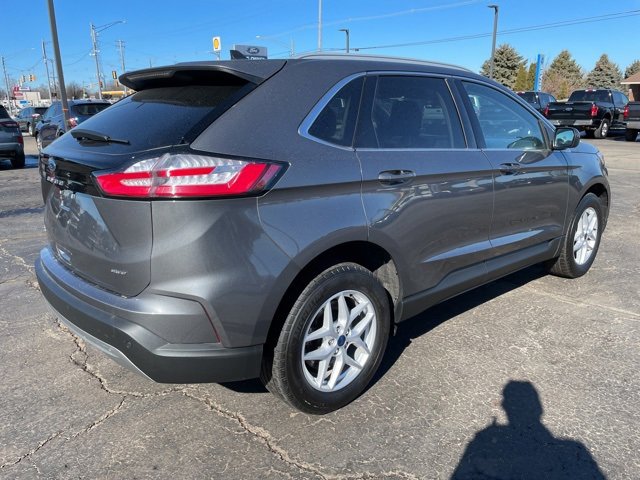 Used 2022 Ford Edge SEL w/ Convenience Package image 3
