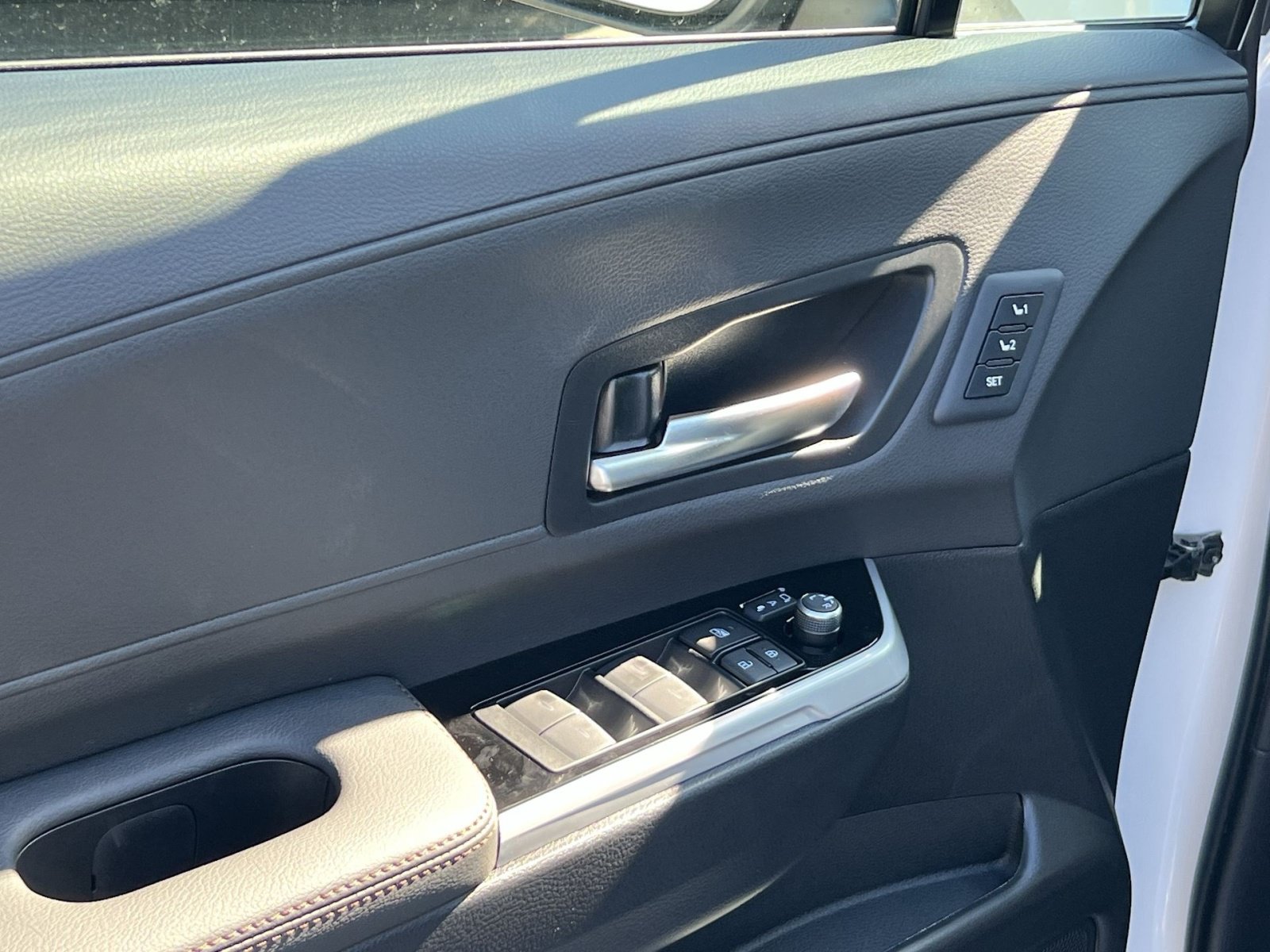 New 2026 Toyota Sienna Limited AWD/4WD image 10