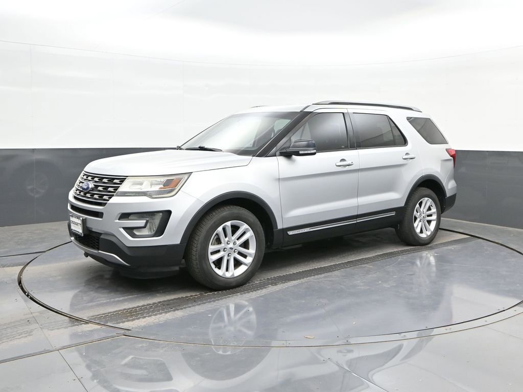 Used 2017 Ford Explorer XLT FWD image 29