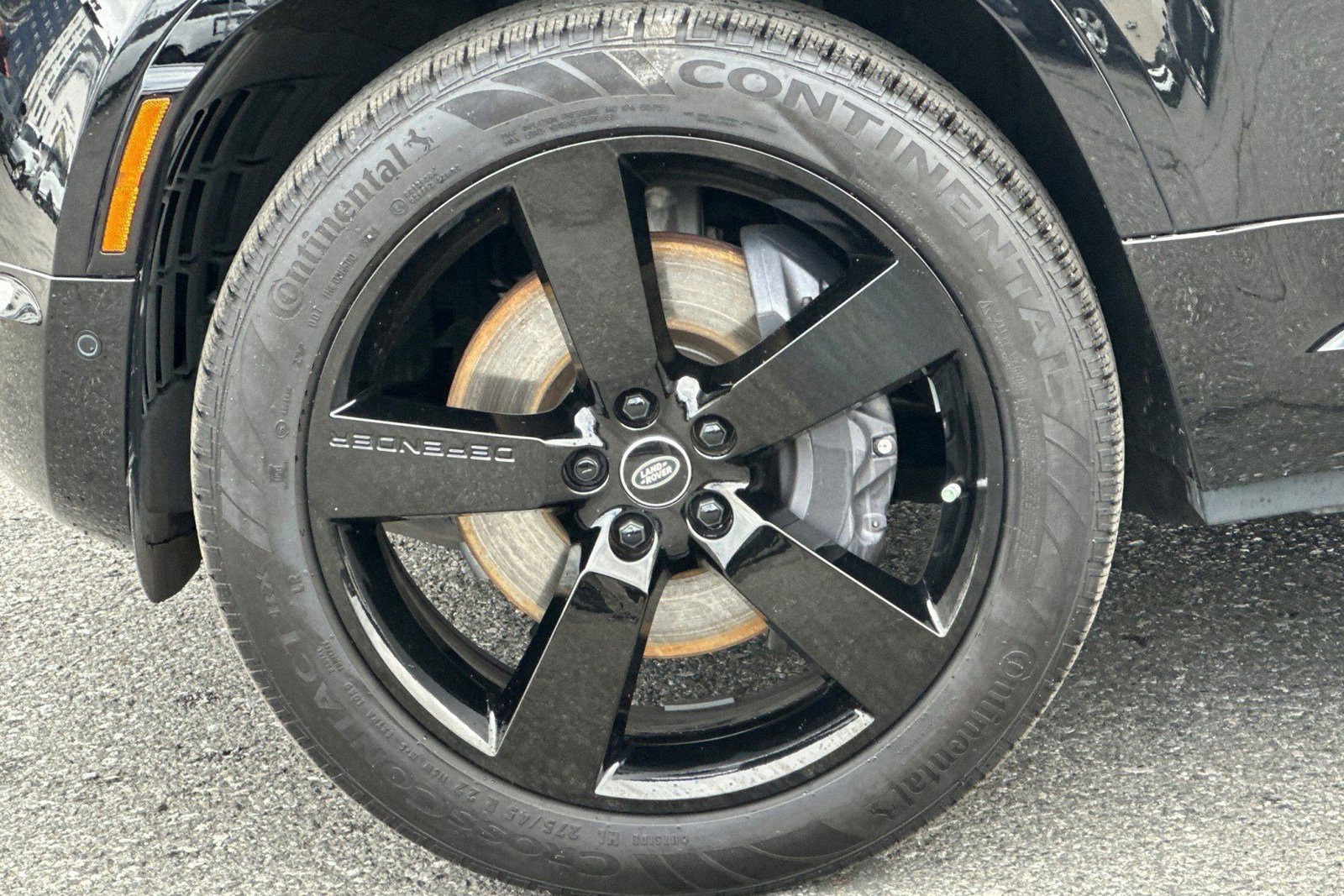 Certified 2025 Land Rover Defender 130 X-Dynamic SE AWD/4WD image 11