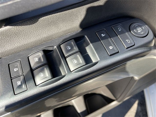 Used 2018 Chevrolet Silverado 1500 LT image 13