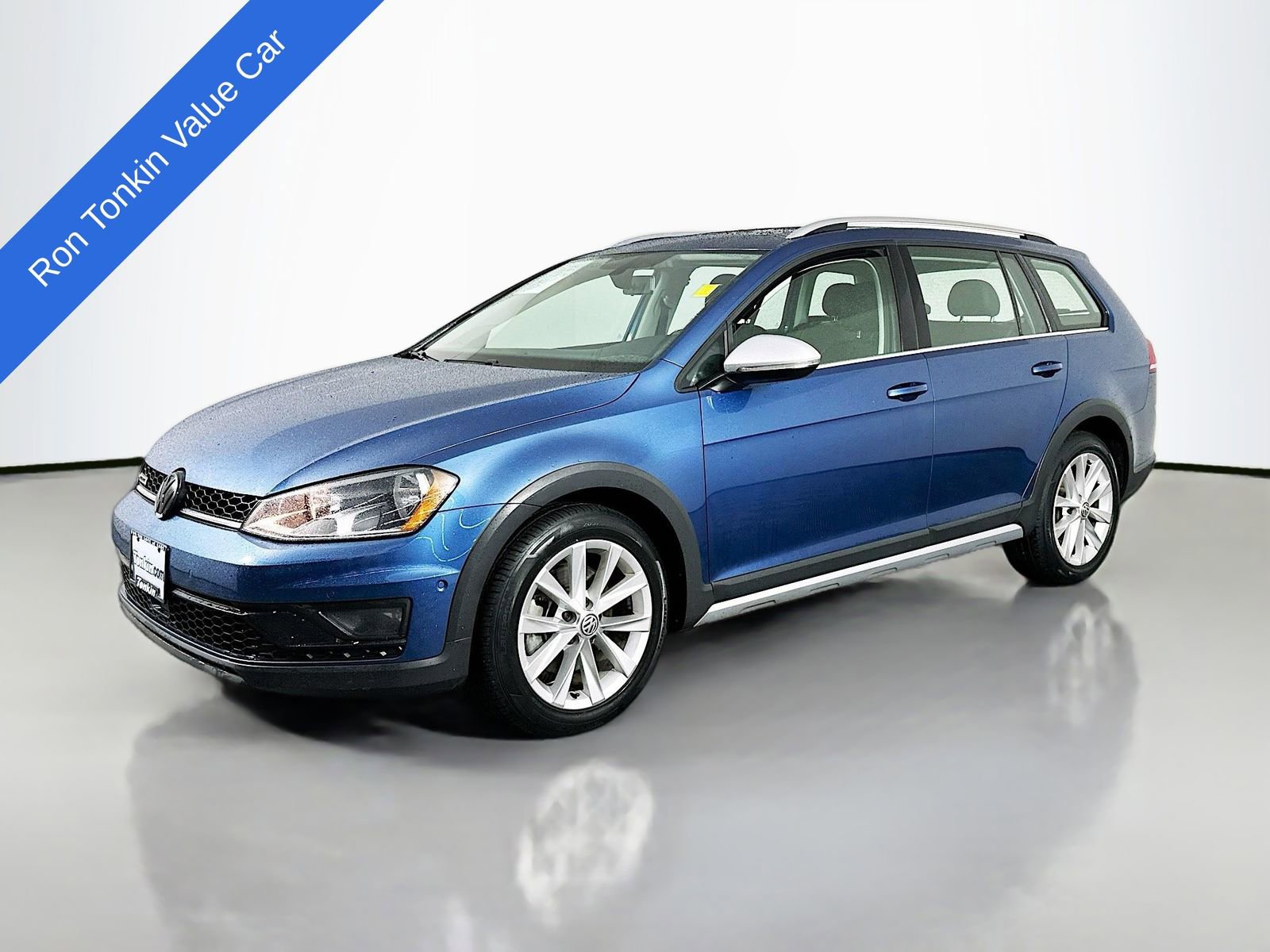 Used 2017 Volkswagen Golf Alltrack S image 4