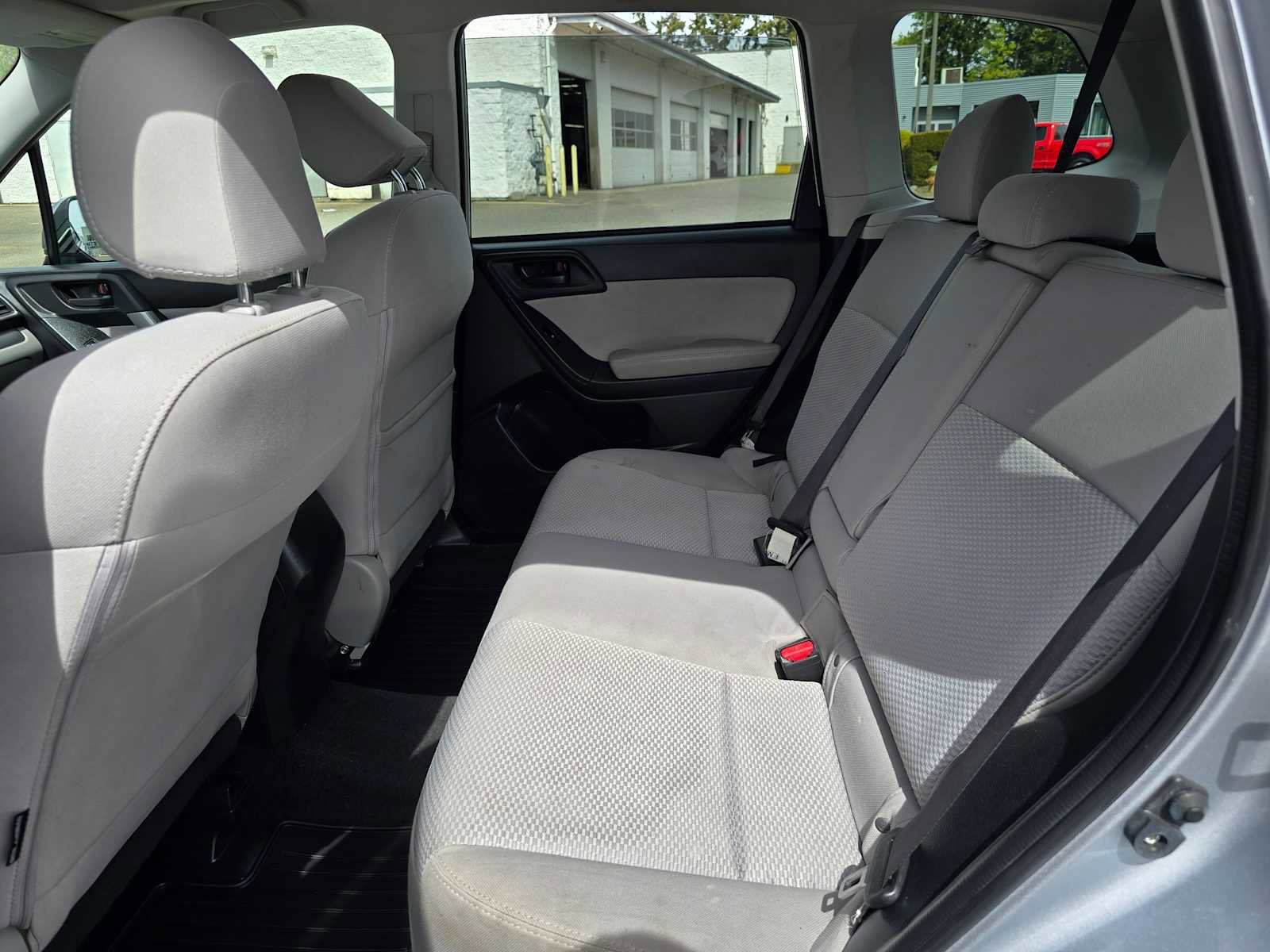 Used 2016 Subaru Forester 2.5i Premium w/ All-Weather Package AWD/4WD image 17