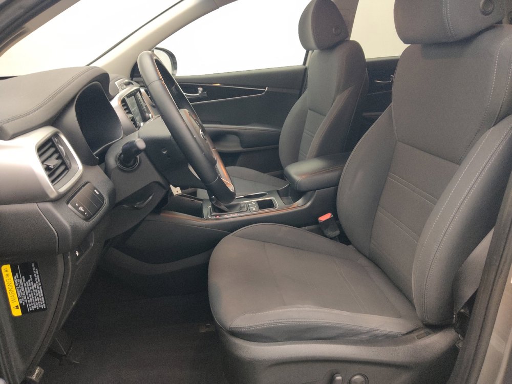 Used 2018 Kia Sorento LX image 17