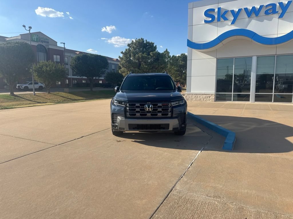 New 2026 Honda Pilot TrailSport image 3