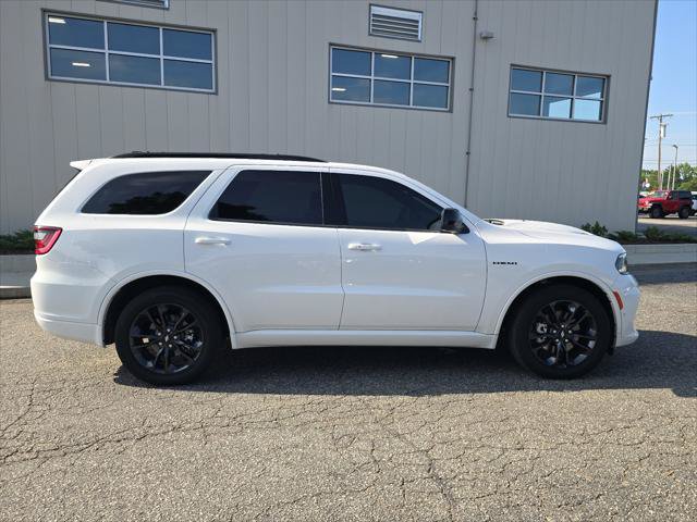 Certified 2025 Dodge Durango R/T w/ Blacktop Package AWD/4WD image 2