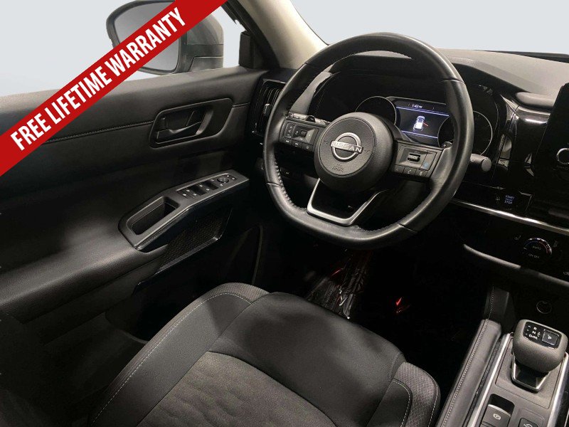 Used 2025 Nissan Pathfinder SV FWD image 22