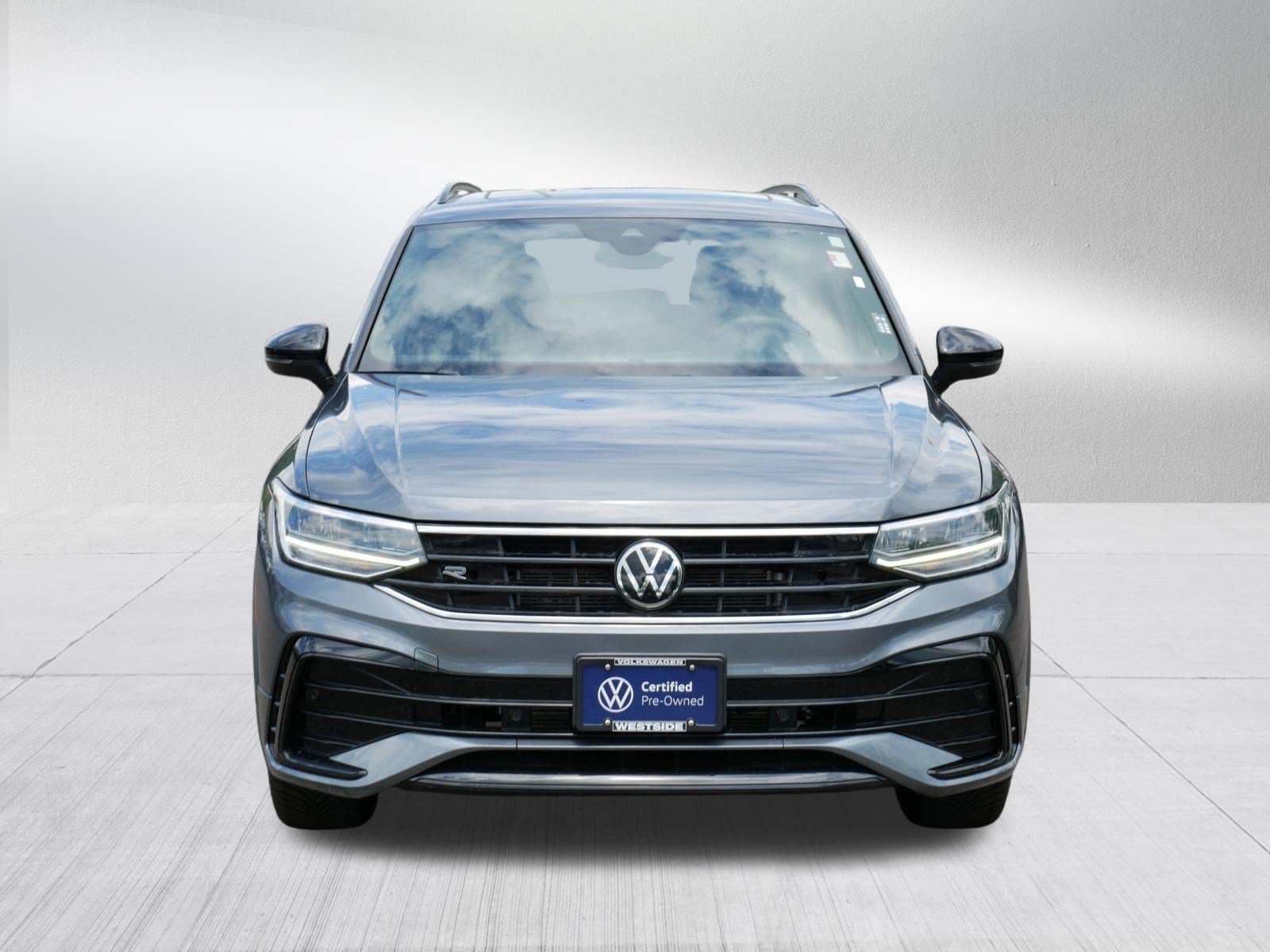 Certified 2022 Volkswagen Tiguan SE R-Line AWD/4WD image 2