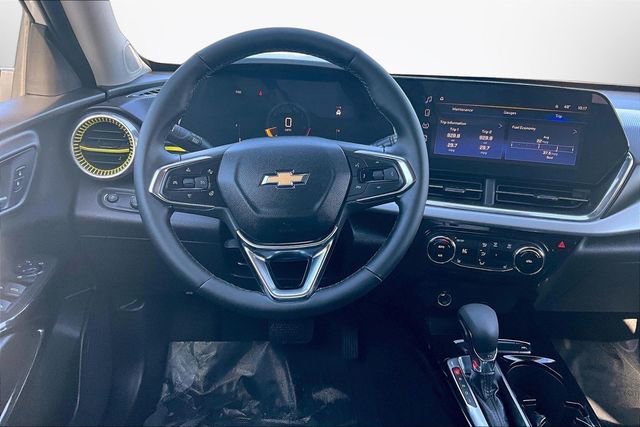 Used 2025 Chevrolet Trax LT w/ Driver Confidence Package image 5