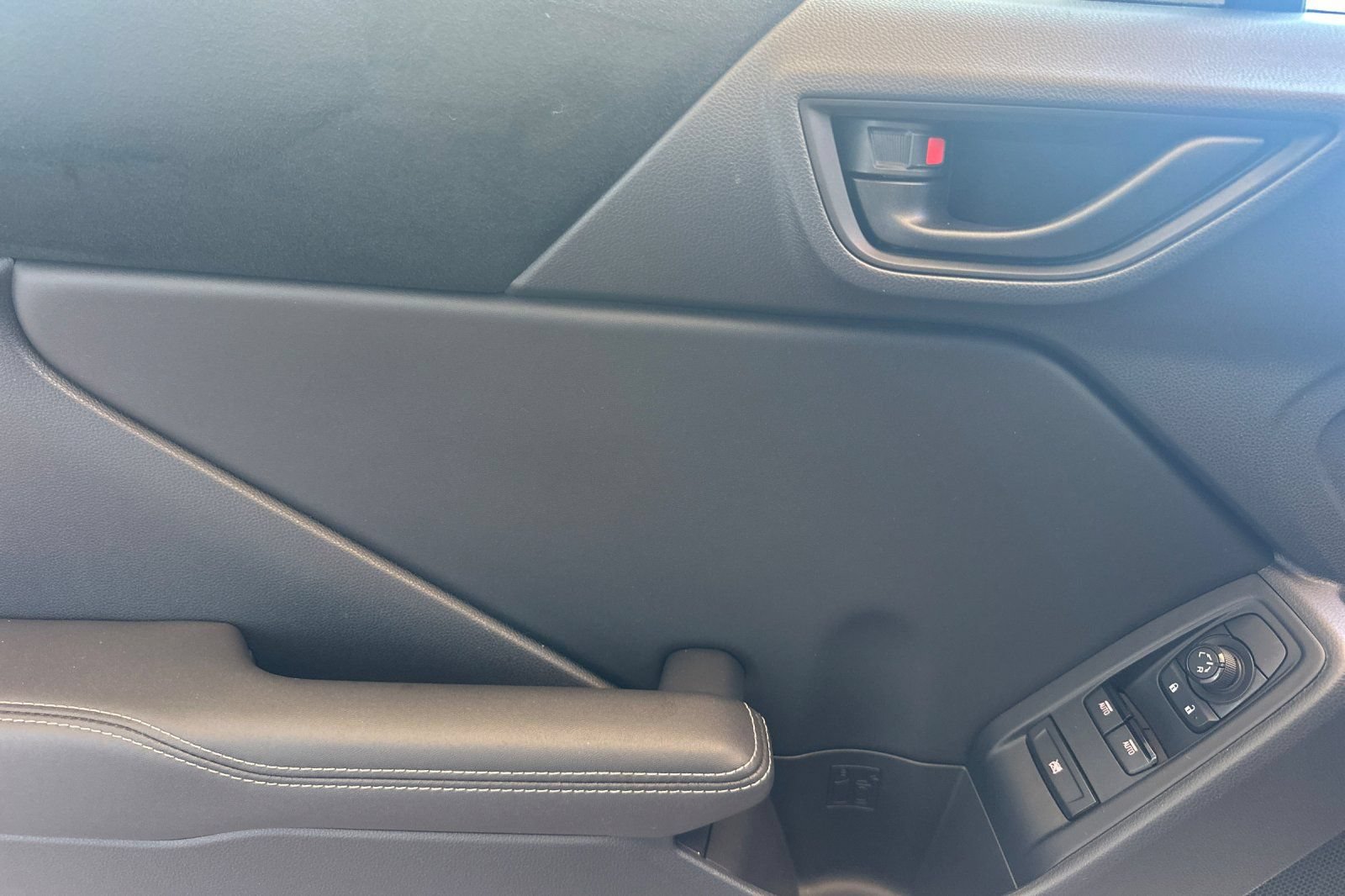 Used 2025 Toyota GR86 Premium w/ ALL Weather Mat Package (TMS) RWD image 12