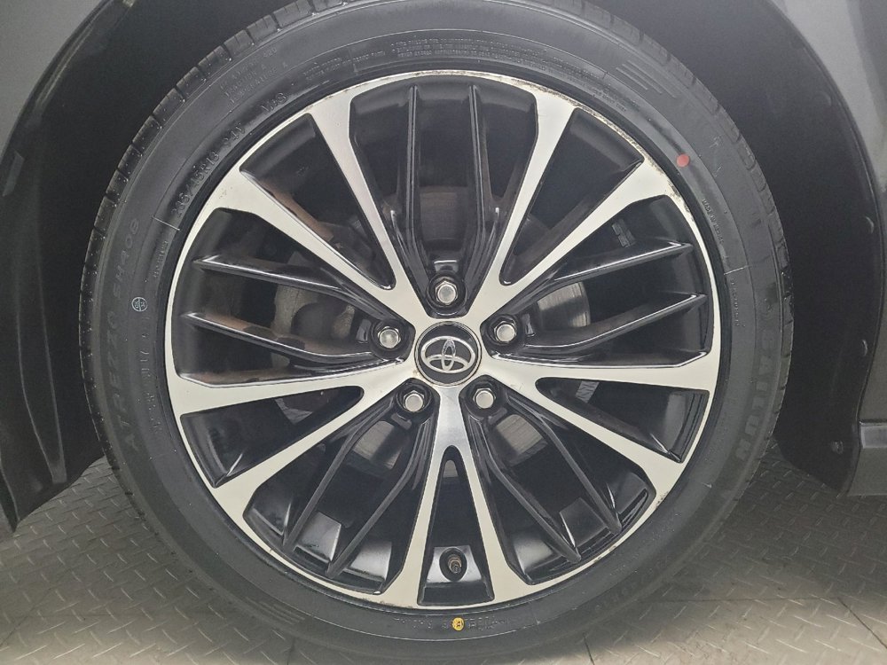 Used 2018 Toyota Camry SE w/ Moonroof Package FWD image 31