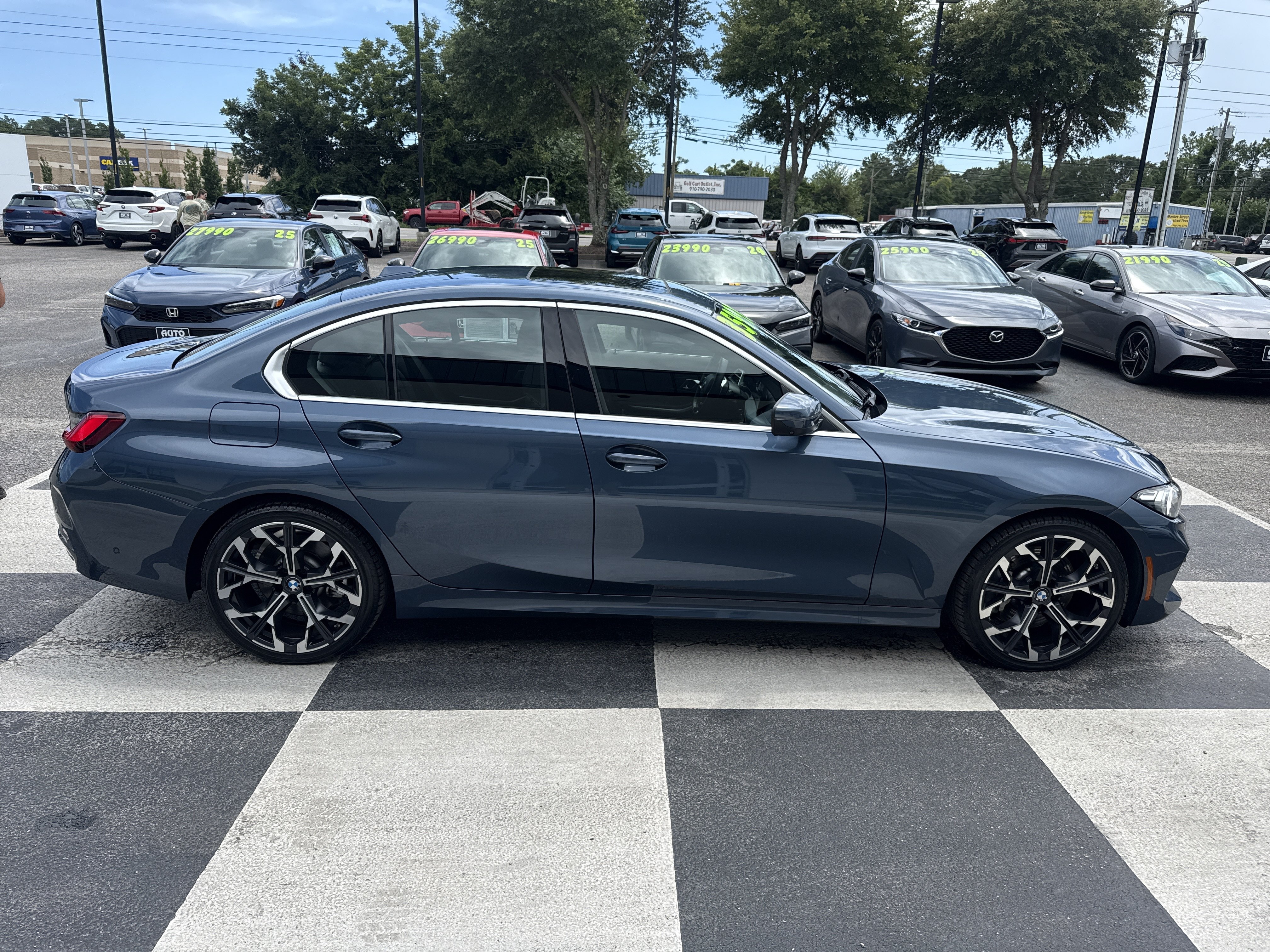Used 2025 BMW 330i Sedan RWD image 3