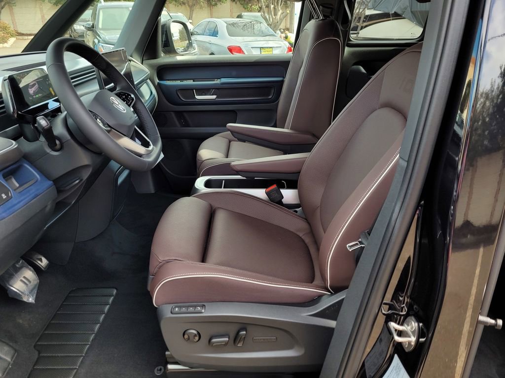 New 2025 Volkswagen ID. Buzz Pro S RWD image 8