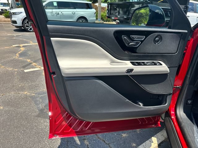 New 2026 Lincoln Aviator Reserve w/ Jet Appearance Package AWD/4WD image 11